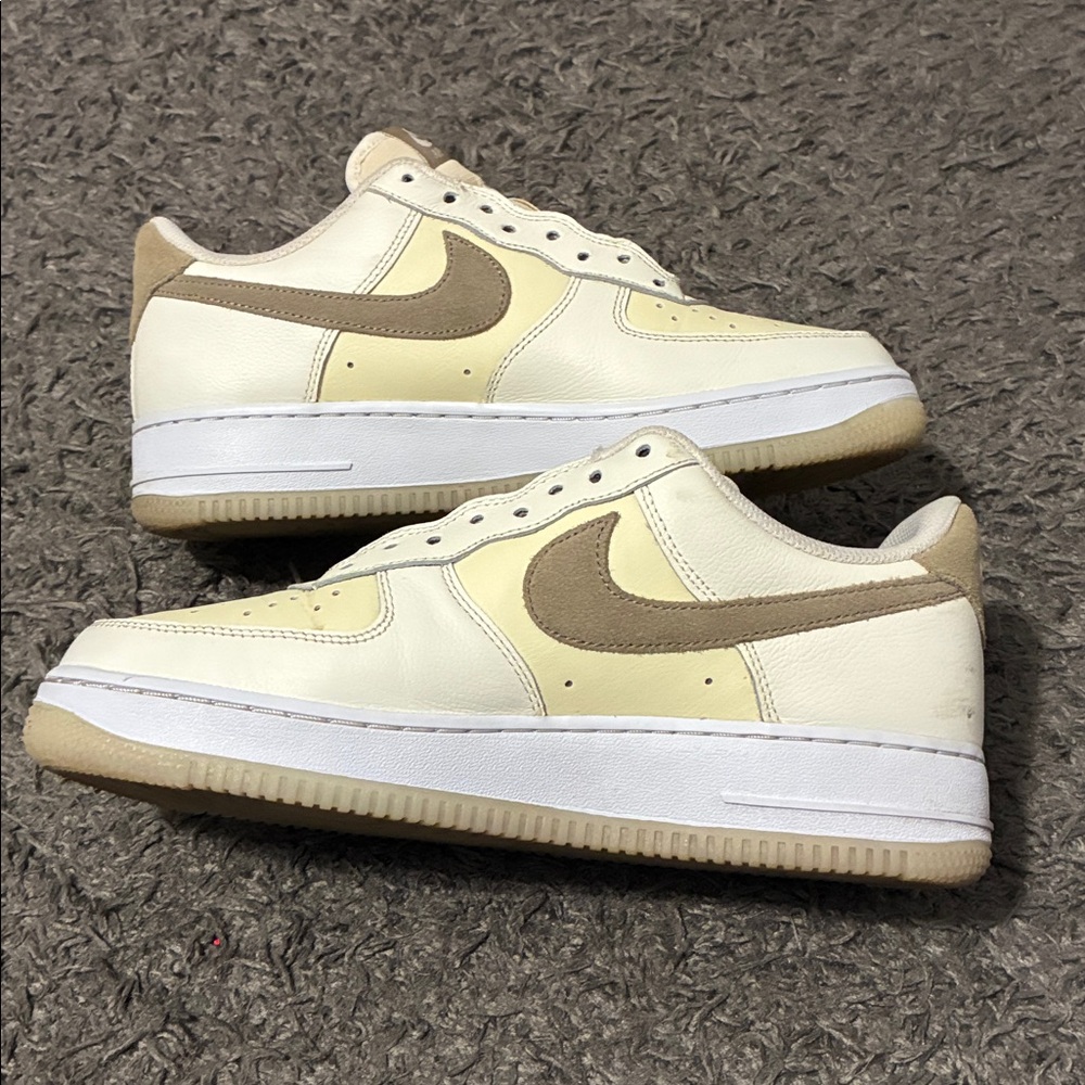 Nike Air Force 1 - Picture 2 of 8